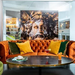 **** Hotel Leonardo Boutique Termini Italien