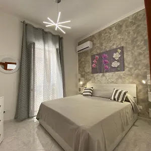 https://seasun-appartament-chiaia.hotels-amalfi.com